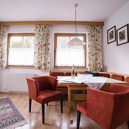 Alberts Bellevue Appartements Nauders Room photo
